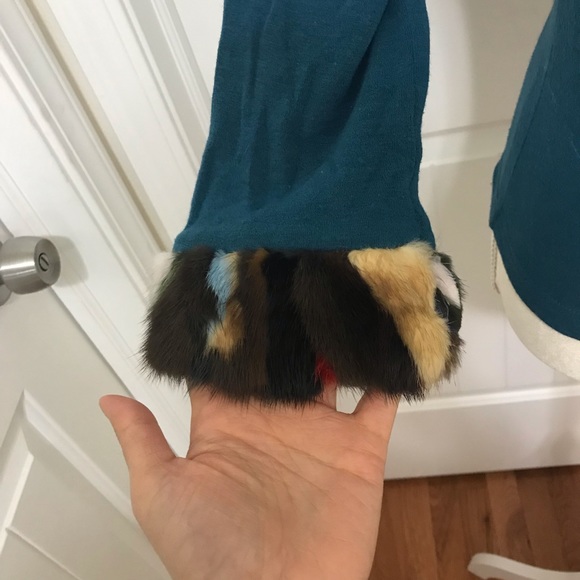 Ilary turtleneck blue fur cuff sleeves - Picture 2 of 5
